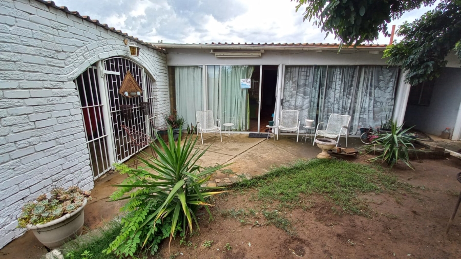 4 Bedroom Property for Sale in Odendaalsrus Free State